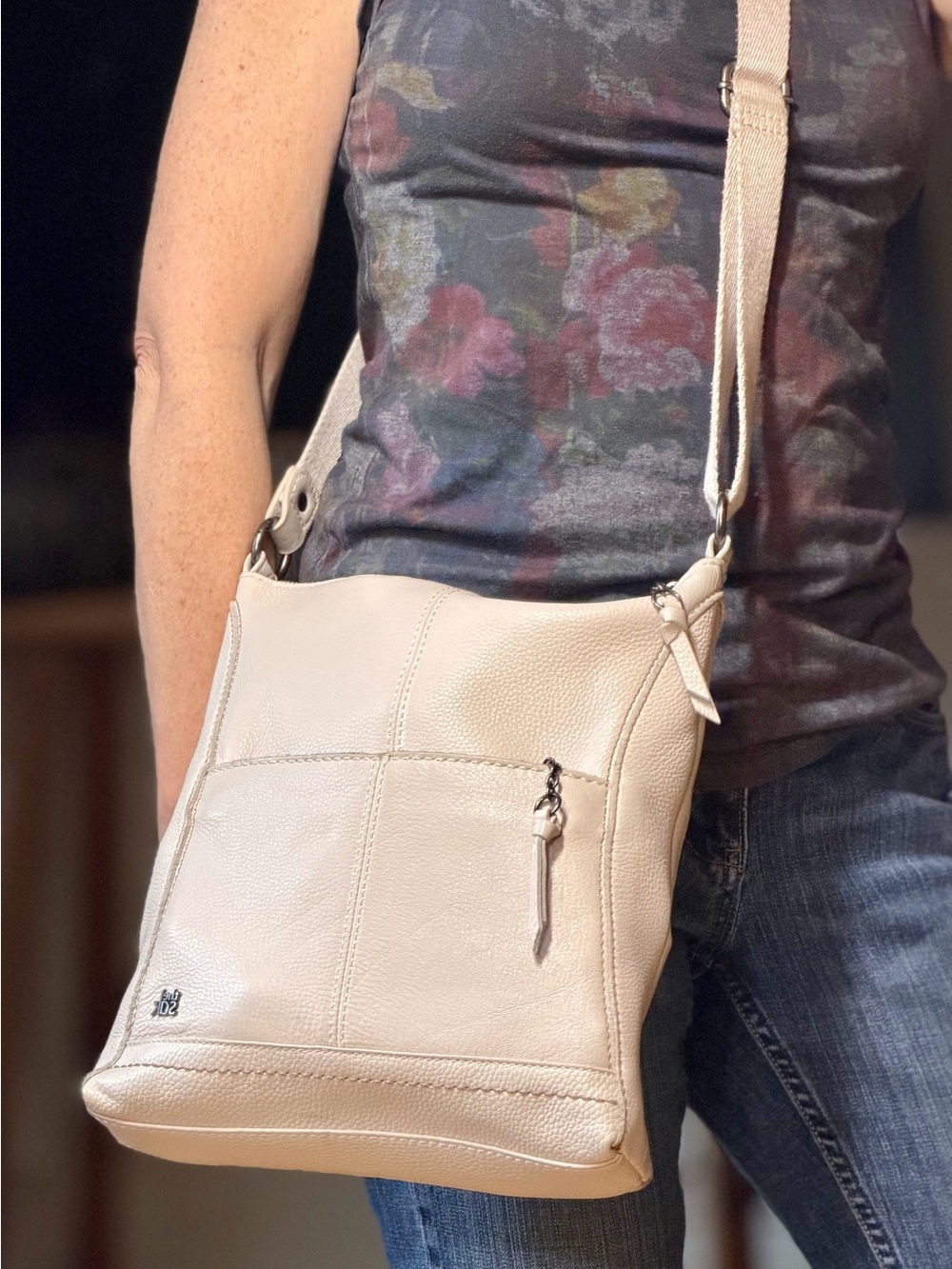 The Sak Minimalist 2010s Lucia Pebbled Leather Crossbody Cream VGUC
